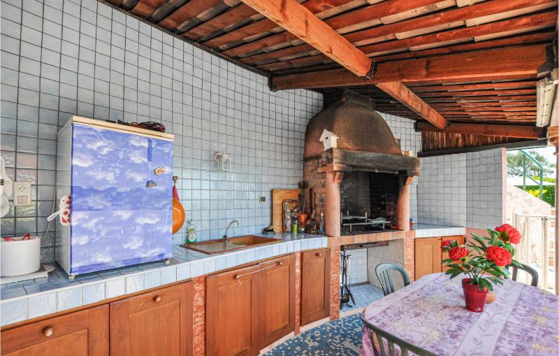 Amazing Home In Cagnes Sur Mer - image 3