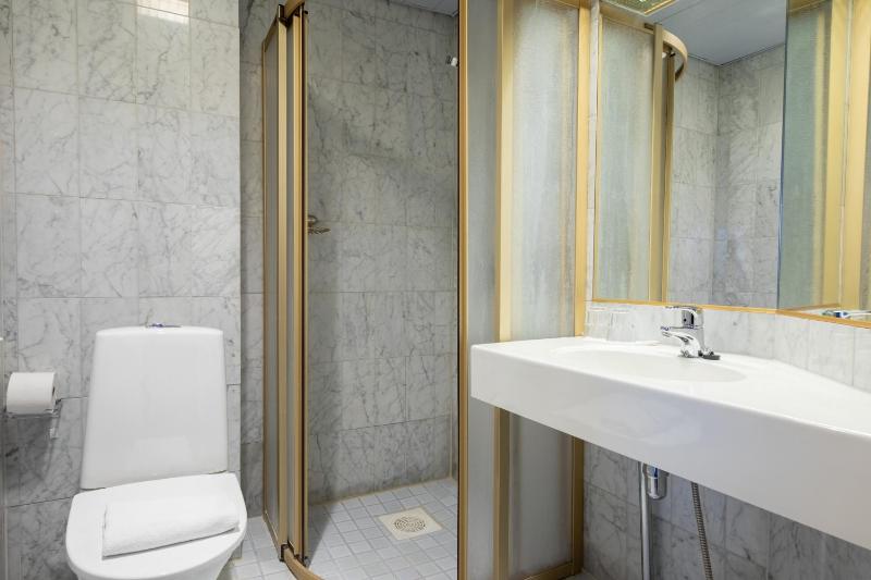 Budget Single Room image 4