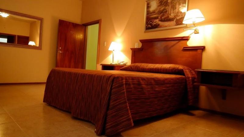 Queen Room image 1