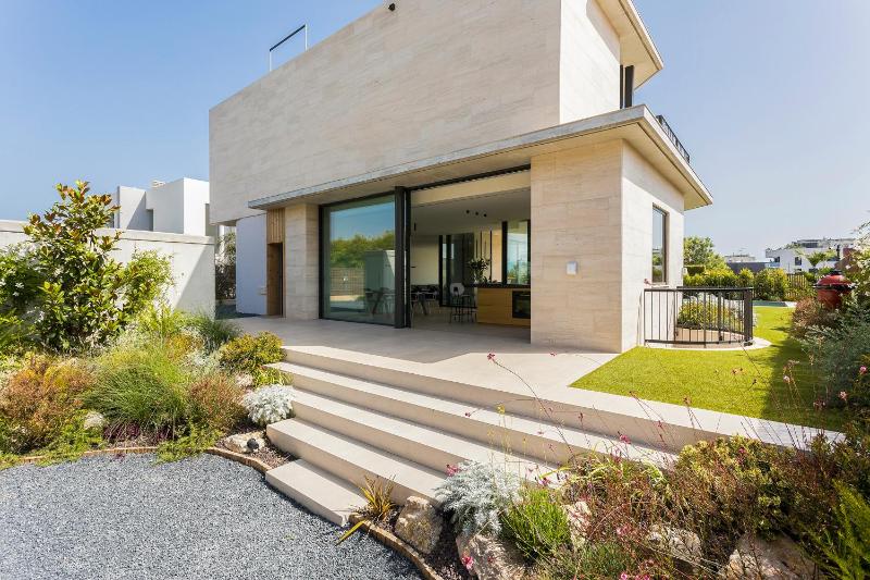 Villa Al Fresco Sitges Center and 10 minutes walk from beach Amaizing Design New Villa and new urbanization - image 5