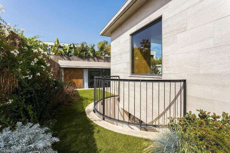 Villa Al Fresco Sitges Center and 10 minutes walk from beach Amaizing Design New Villa and new urbanization - image 13