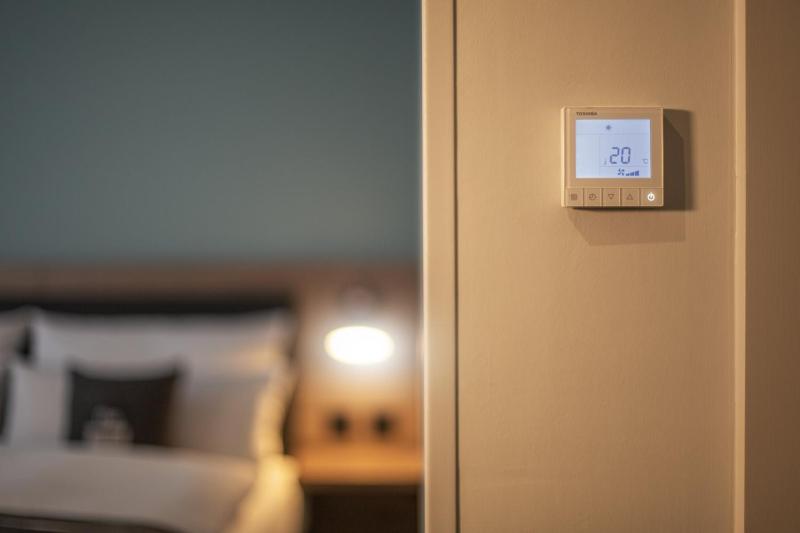 Standard Queen Room - Disability Access image 4