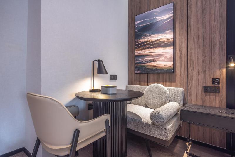 Atour X Hotel The Bund East Nanjing Road - image 5