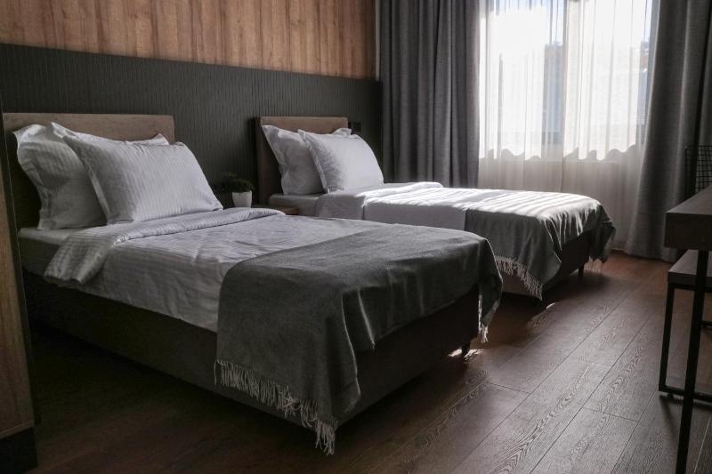 Family Suite with One Double Bed and Two Single Beds - Non-Smoking image 1