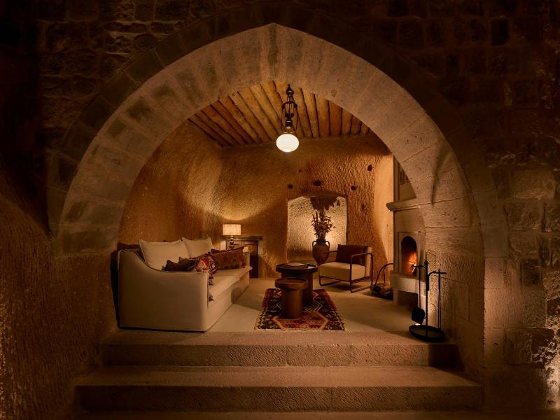 Jacuzzi Suite image 2