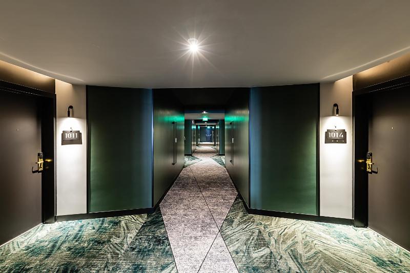 Superior Family Room with One Queen Bed and Sofa Bed image 2