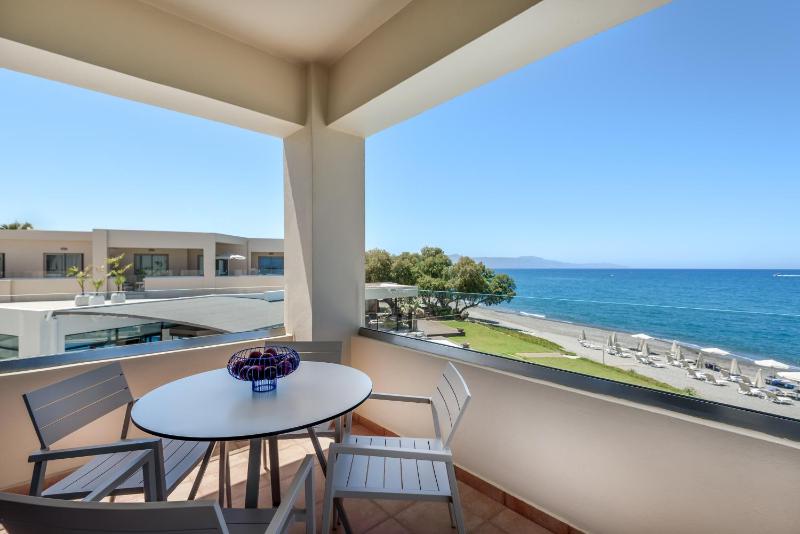 Premium One-bedroom Sea View Suite image 3
