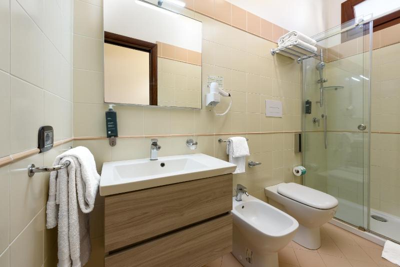 Hotel La Conchiglia Sul Mare - image 49
