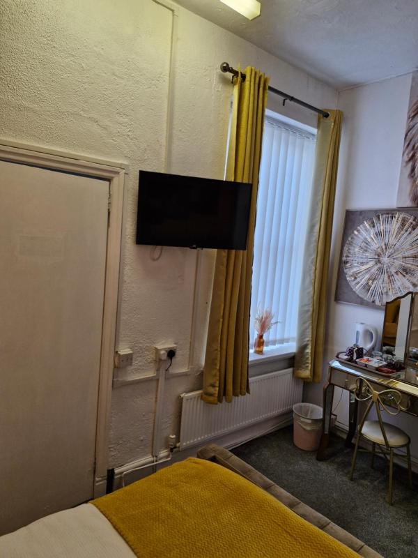 Deluxe King Room image 1