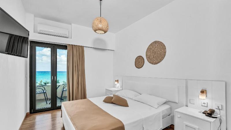 Double Room Sea View image 3