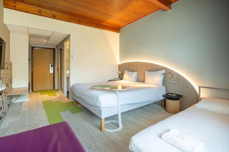 Standard Double Room with Sofa image 1