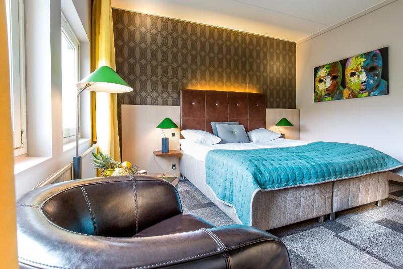 Business Double Room image 3