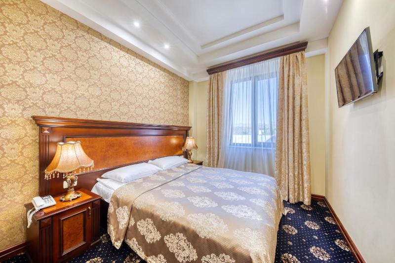 Two-Bedroom Suite image 3