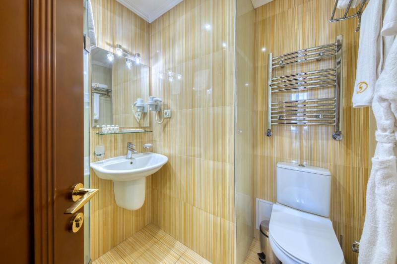 Two-Bedroom Suite image 2