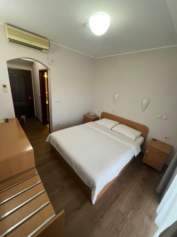 Double Room image 4