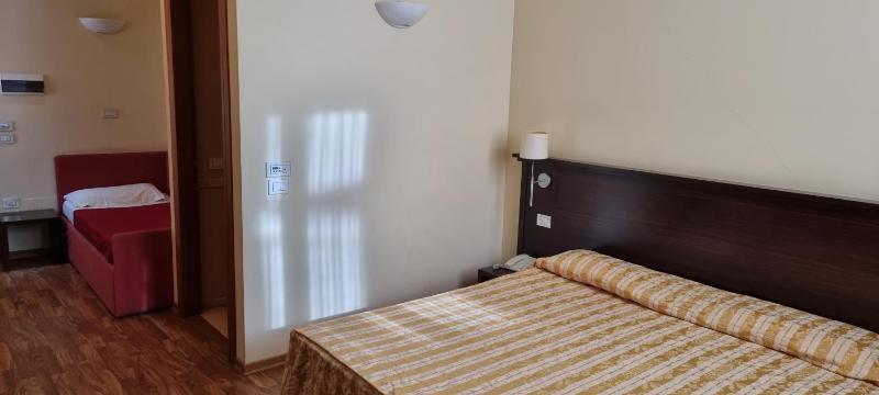 Superior Quadruple Room image 1