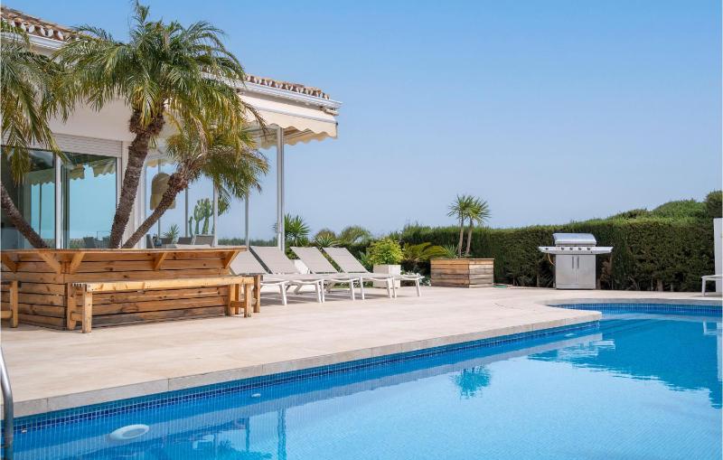 Gorgeous Home In Marbella - image 11