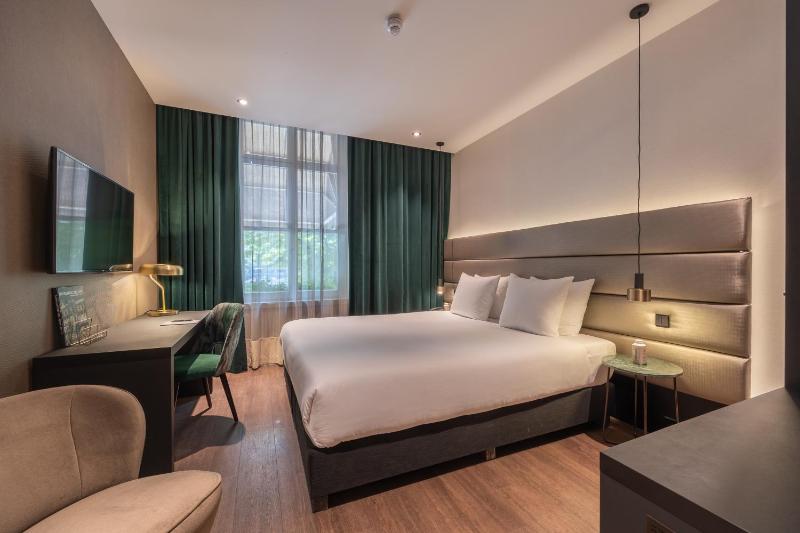 Superior Double Room image 1