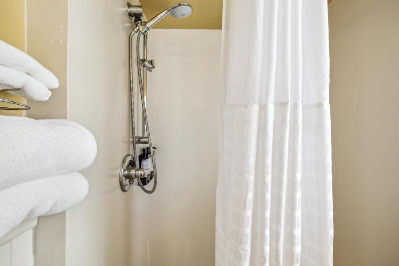 King Room - Disability Access/Non-Smoking image 3