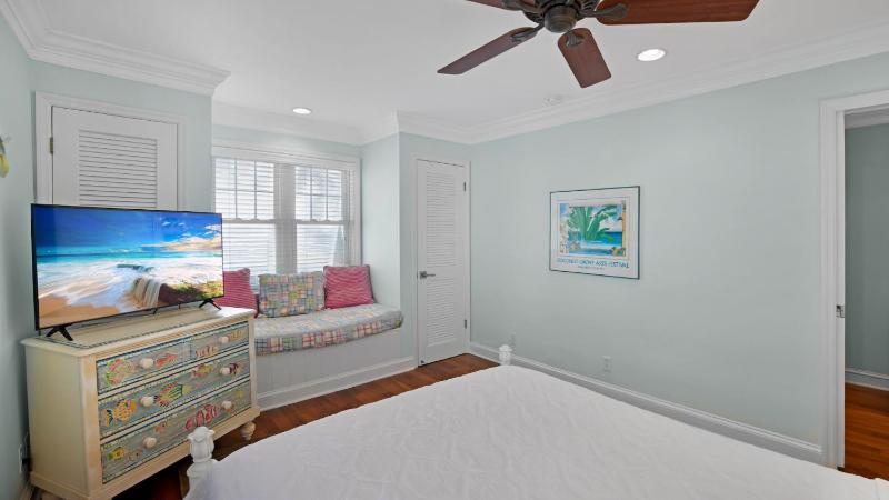 Garden of Emma by Last Key Realty - image 11