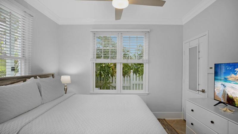 Garden of Emma by Last Key Realty - image 22
