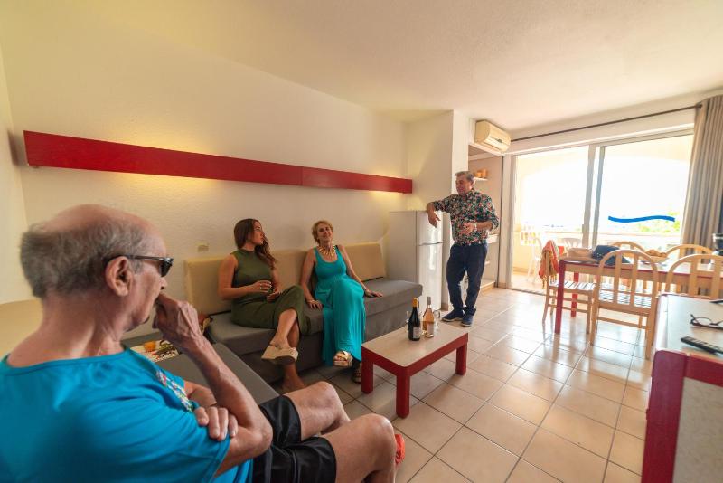 Two-Room Apartment image 1