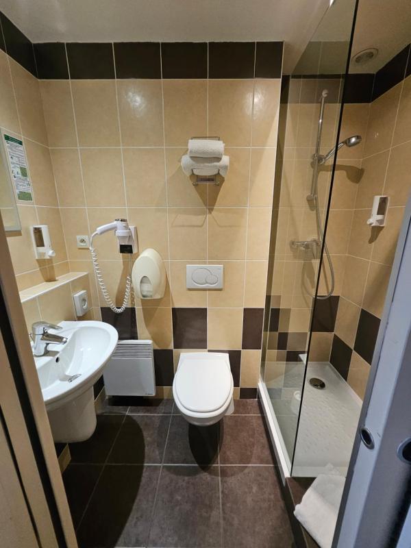 Superior Triple Room image 2