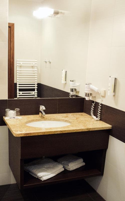 Economy Double or Twin Room image 3