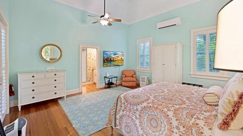 The Royal Compound by Last Key Realty - image 28