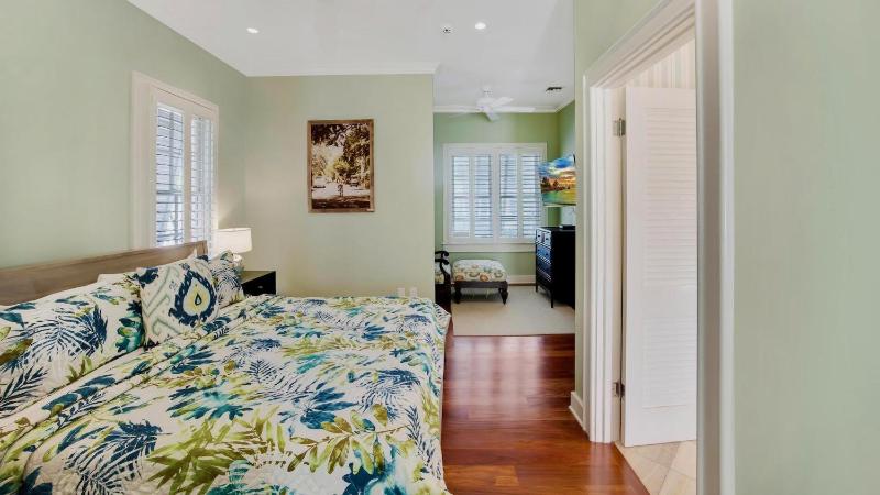 The Royal Compound by Last Key Realty - image 7