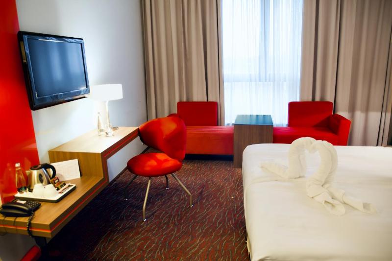 Business Double or Twin Room image 4