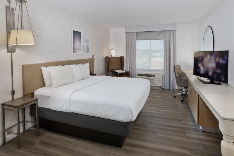King Room image 4