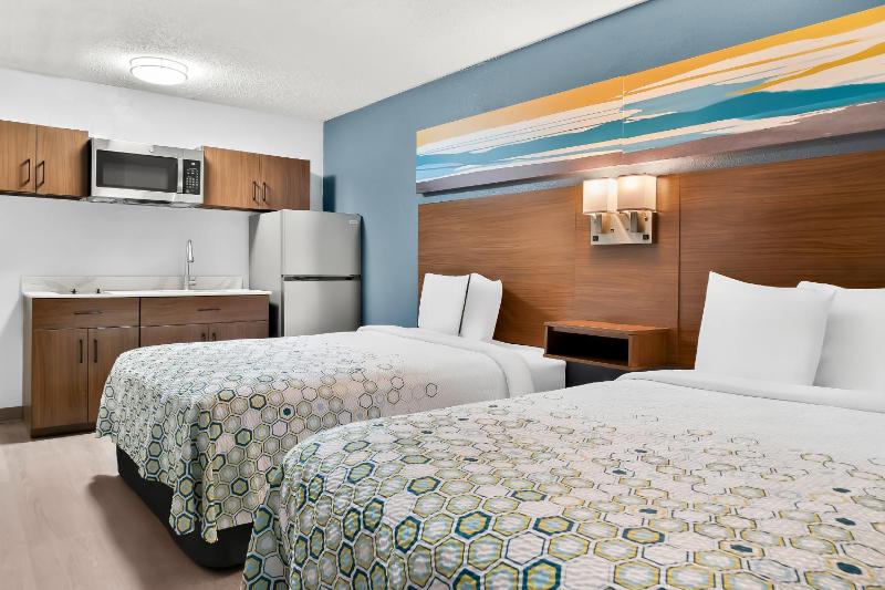 Studio Room with Two Double Beds Non-Smoking image 2