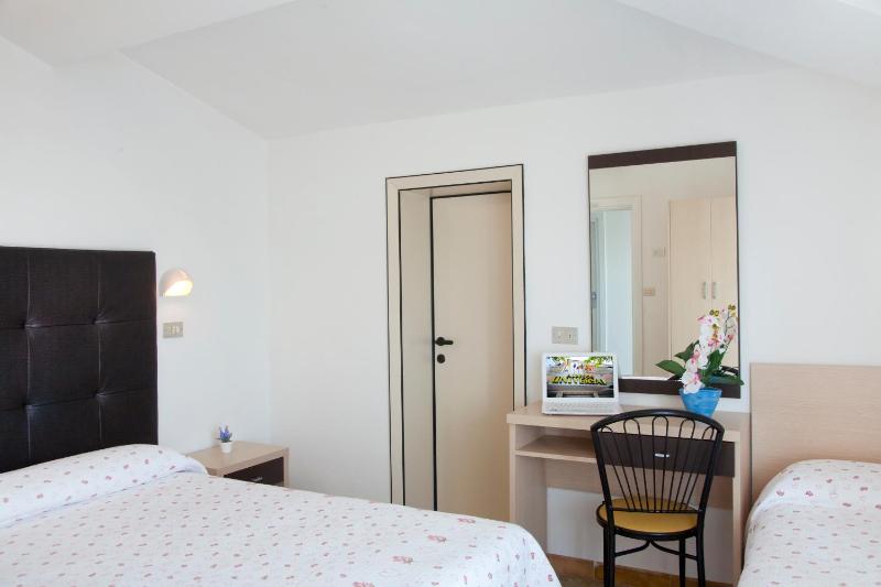 Triple Room image 3