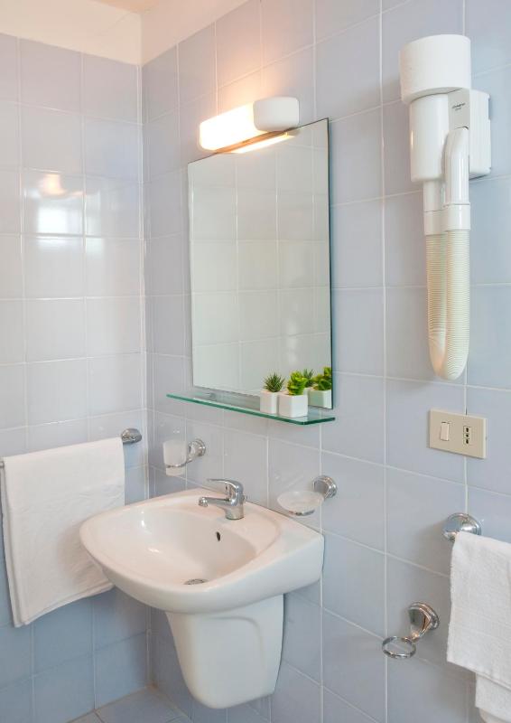 Triple Room image 2