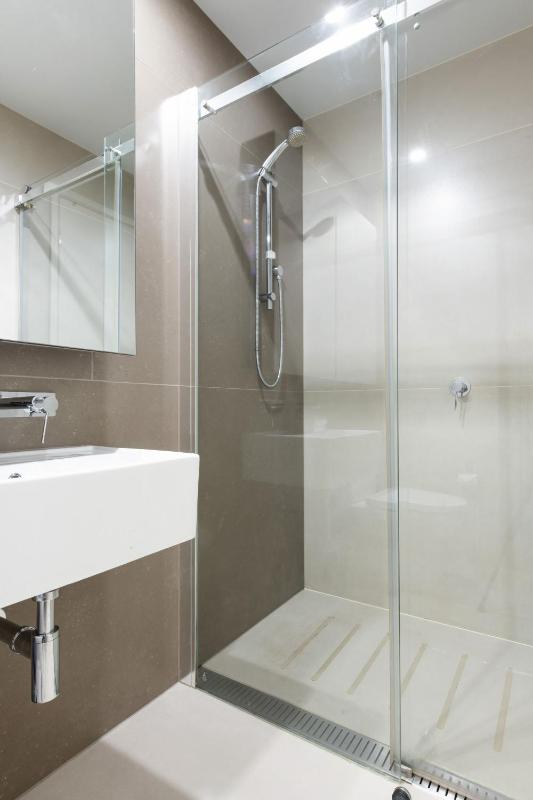 Skyline Serenity City View Stay with Pool & Spa - image 5