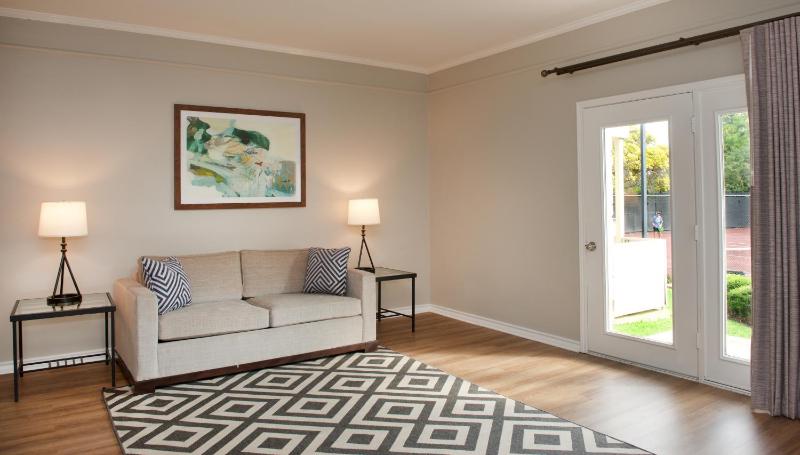One-Bedroom Palm Villa image 1