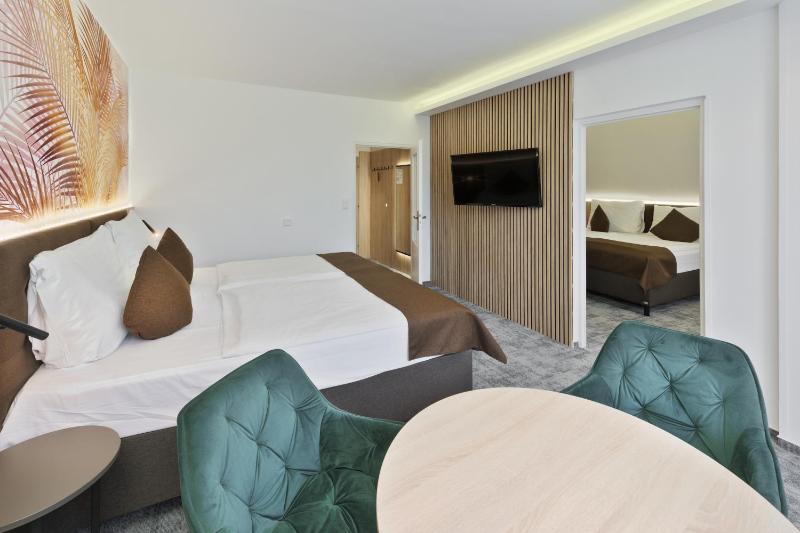 Comfort Suite with Balcony image 2