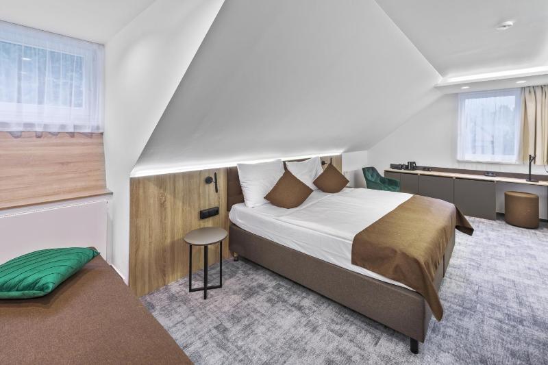 Comfort Suite with Balcony image 3