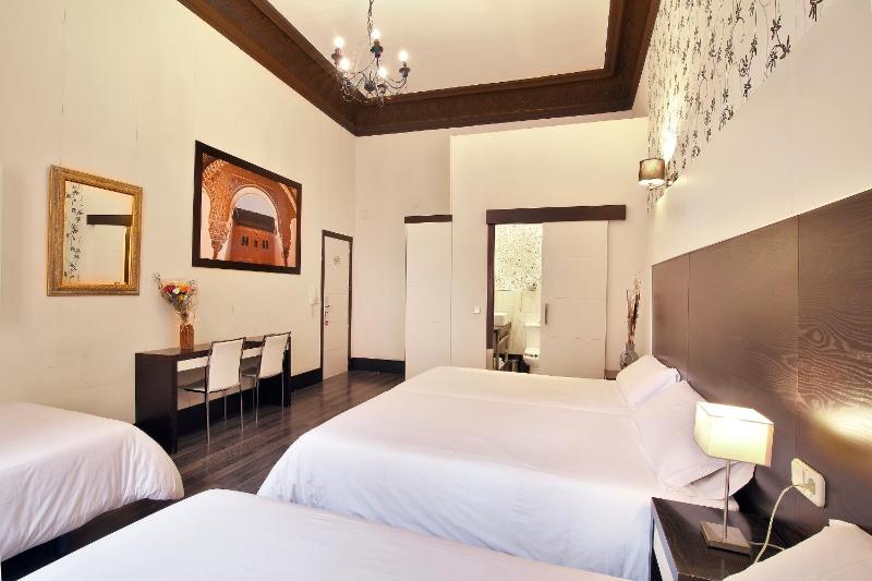 Quadruple Room image 1