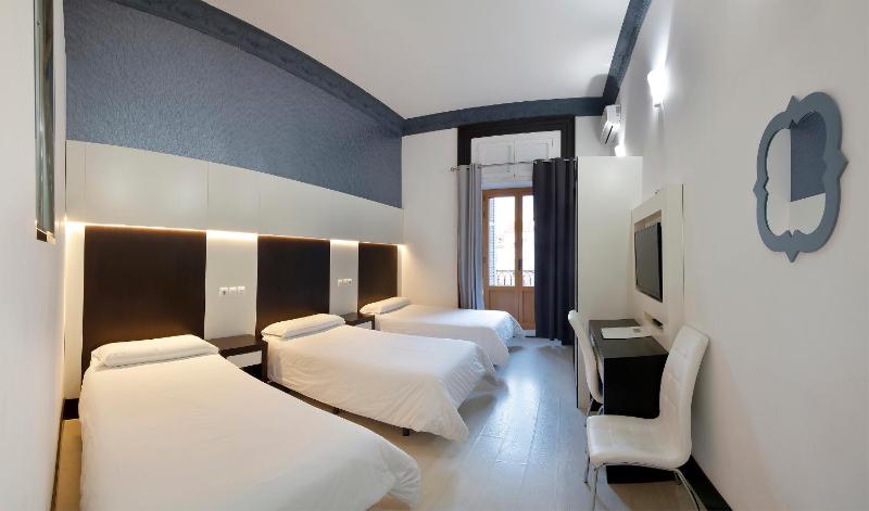Triple Room image 1