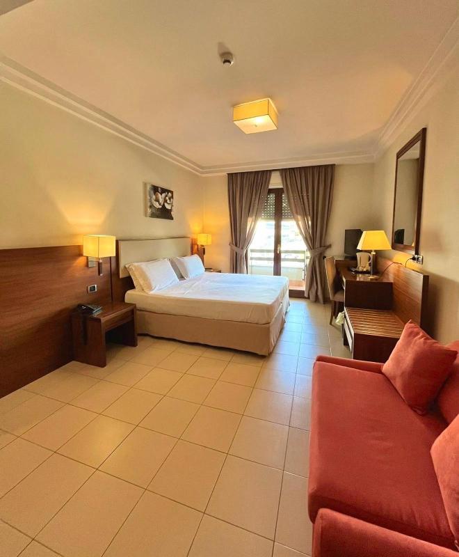 Standard Double Room image 3