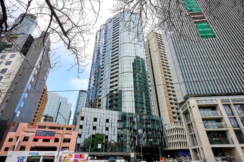 Discover Melbourne from a Stylish City Retreat - image 2