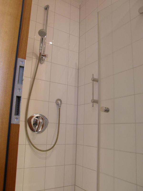 Small Double Room image 4