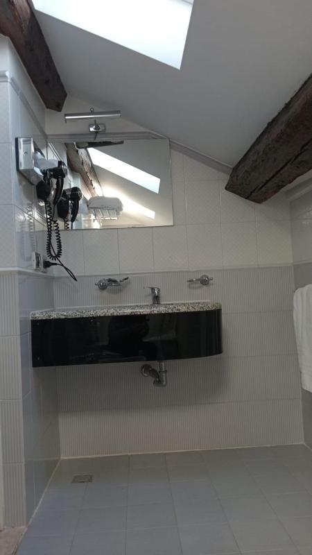 Classic Quadruple Room image 2