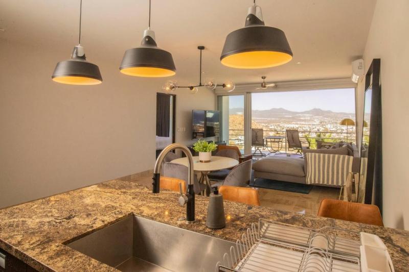Stunning 2BR Oceanview Contemporary Condo in Cabo - image 14