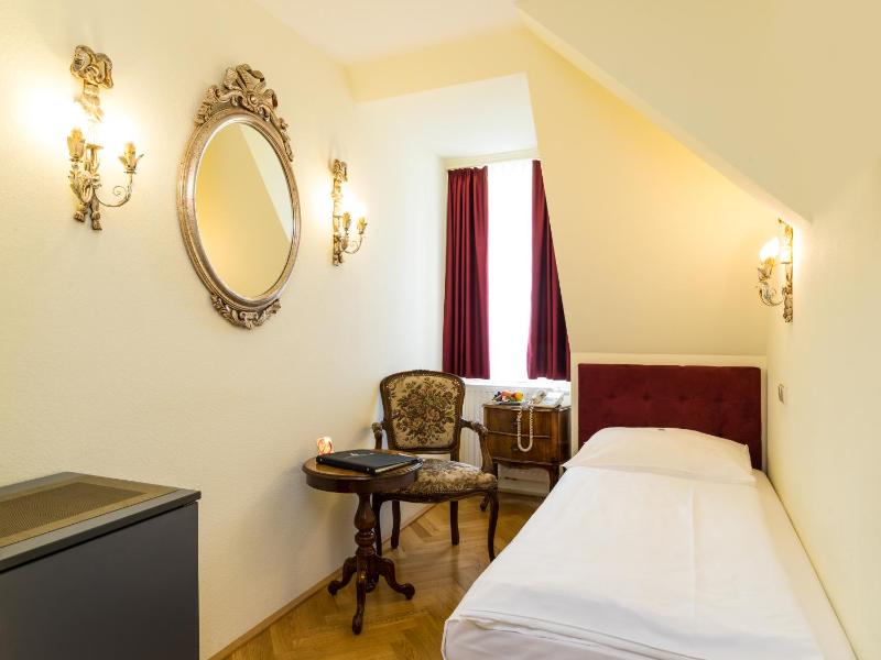 Hotel Regina - image 5