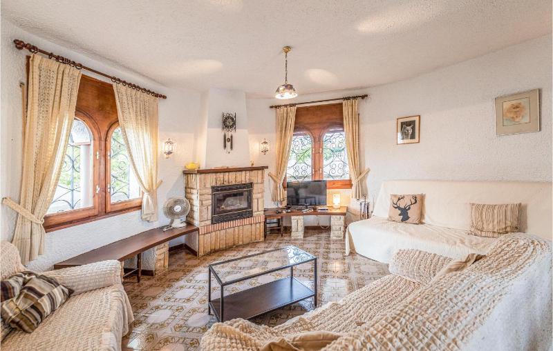 Three-Bedroom Holiday Home  image 1