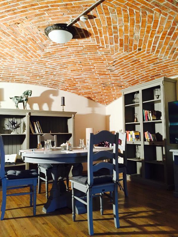 Deluxe Souterrain Apartment image 2