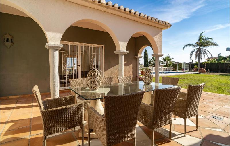 Nice Home In Las Lagunas De Mijas - image 30